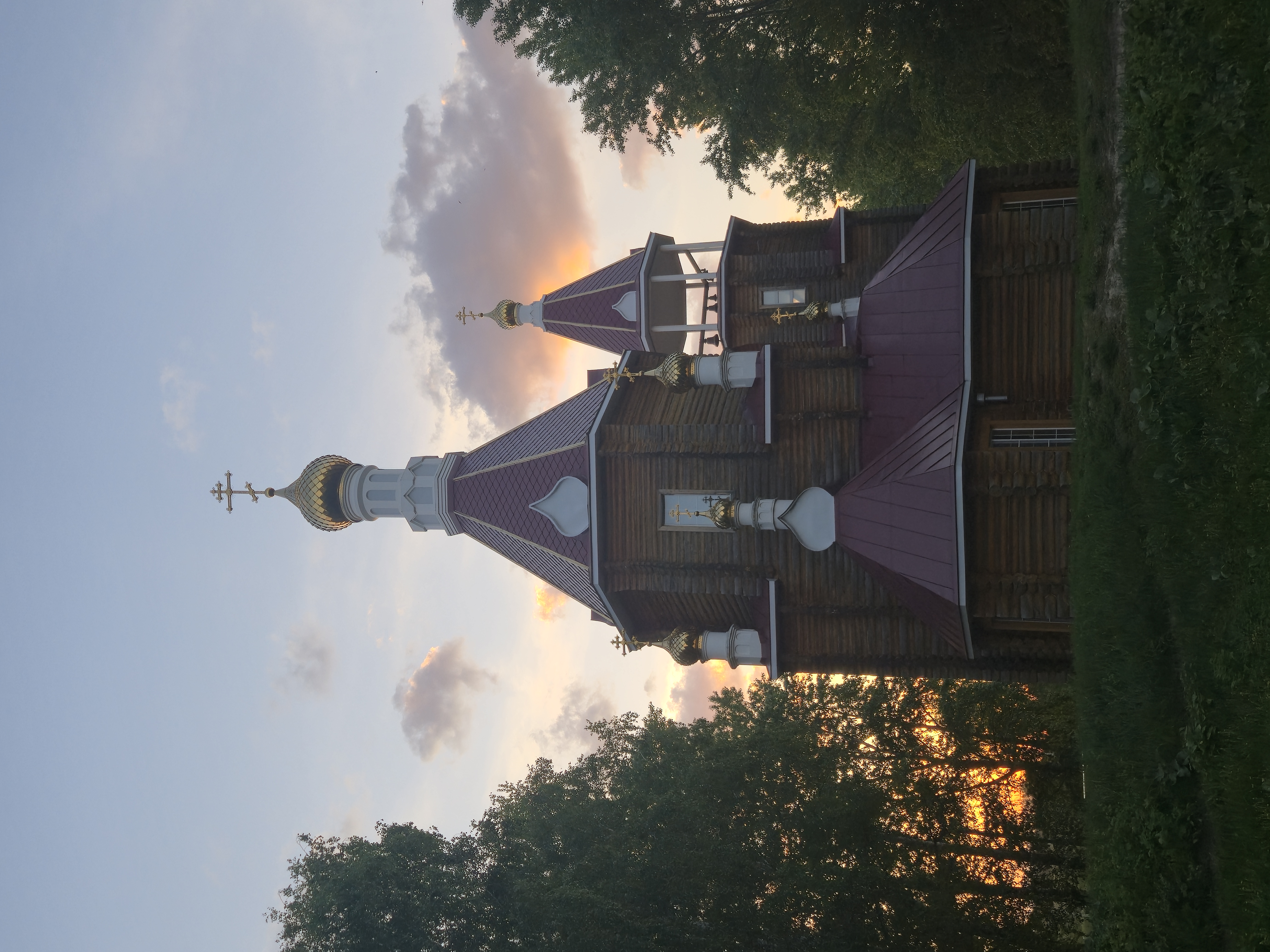 Витражи храма